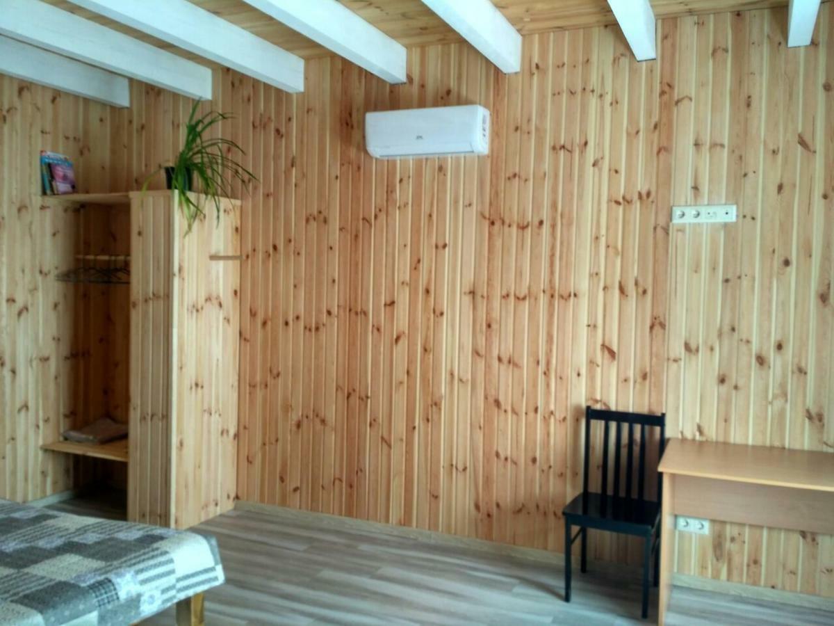 Eco House Hotel Chornomorsk Exterior photo
